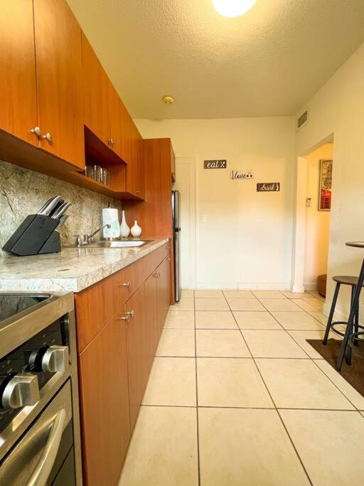 Cozy 1-Bedroom Rental In Miami Eksteriør bilde