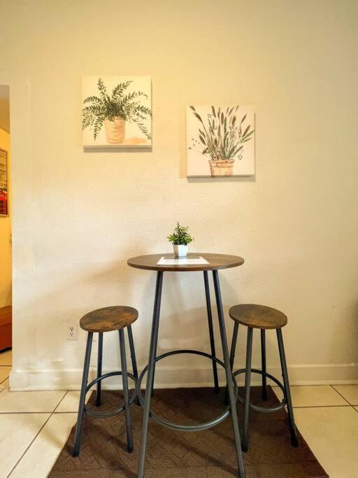 Cozy 1-Bedroom Rental In Miami Eksteriør bilde